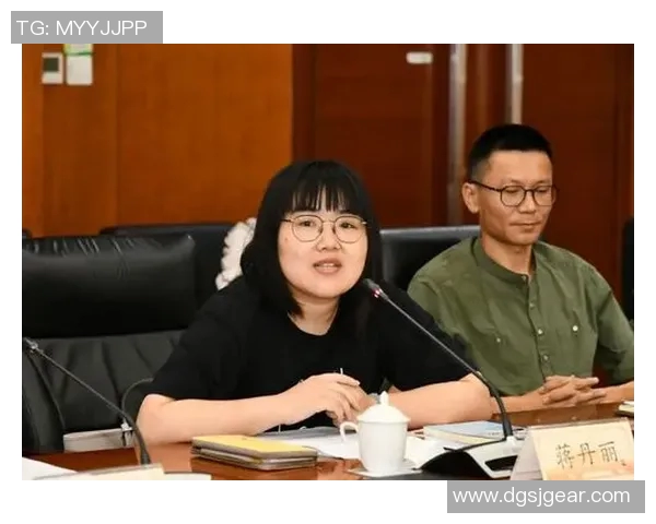 王丽亲述攀岩技巧与心路历程助你突破自我极限 王丽亲述攀岩技巧与心路历程助你突破自我极限